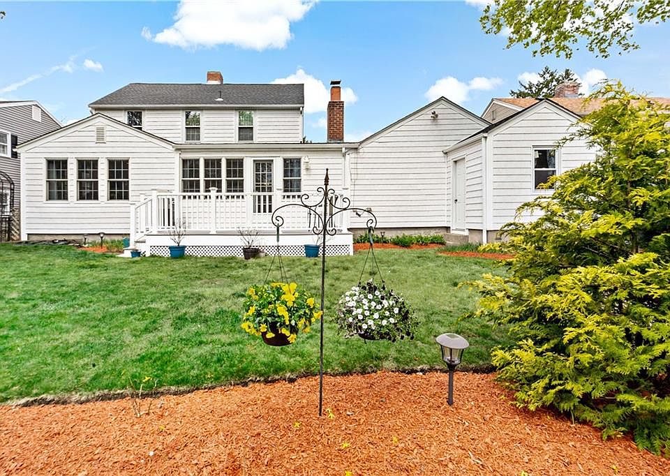 181 Don Ave E, Rumford, RI 02916 Zillow