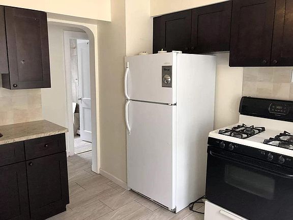 2nd image of 182 Chandler Ave #2F