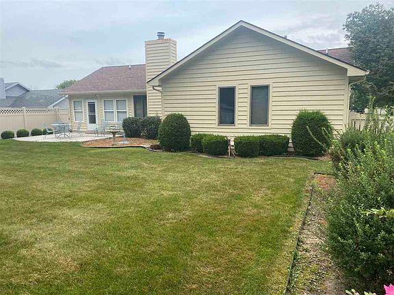 3rd image of 1735 Meadow Woods Ct
