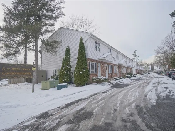 120 Lamplighter Ln APT C, Springfield, MA 01119