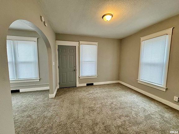 5th image of 1360 12th Ave