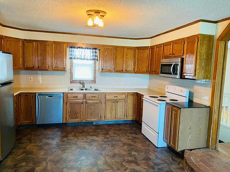 2118 Merriwether St — Photo 6