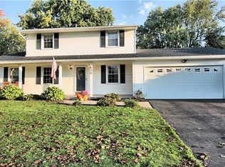 530 Garnsey Rd, Fairport, NY 14450