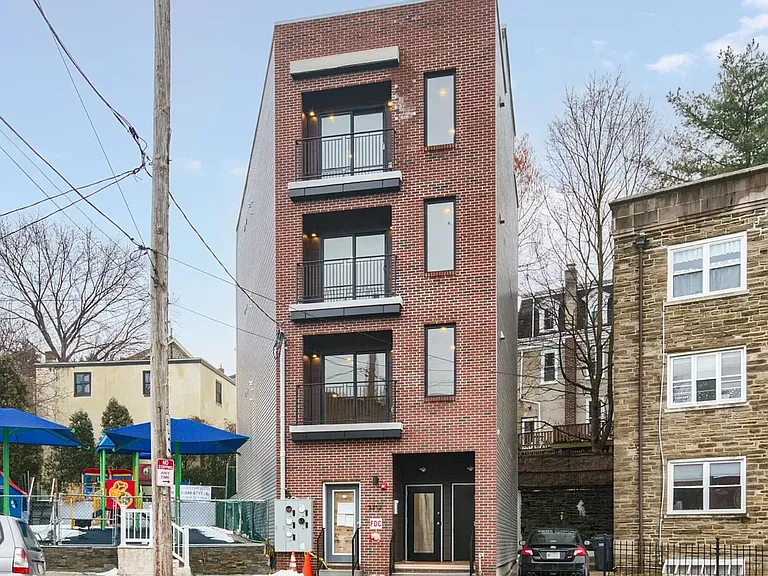3712 Midvale Ave #2 — Photo 2