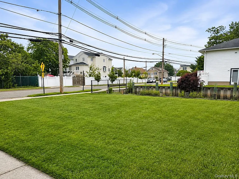 Sportsmans Ave — Photo 8
