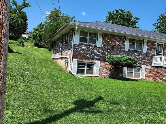 4th image of 511 Roland St
