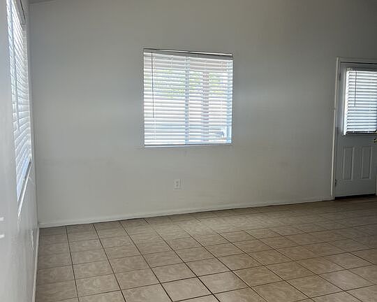 4th image of 565 Mesquite Ave #571