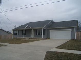 102 Naples Ct, Radcliff, KY 40160