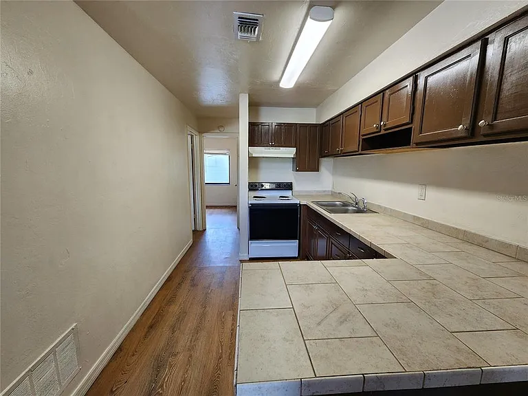 719 SW 70th Ter #5 — Photo 7