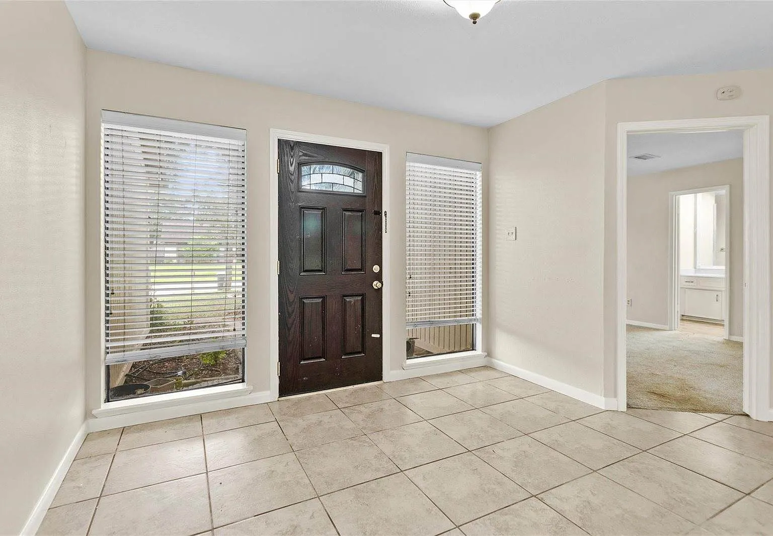 3 bed, 1907 sqft, $2,000 — Photo 3
