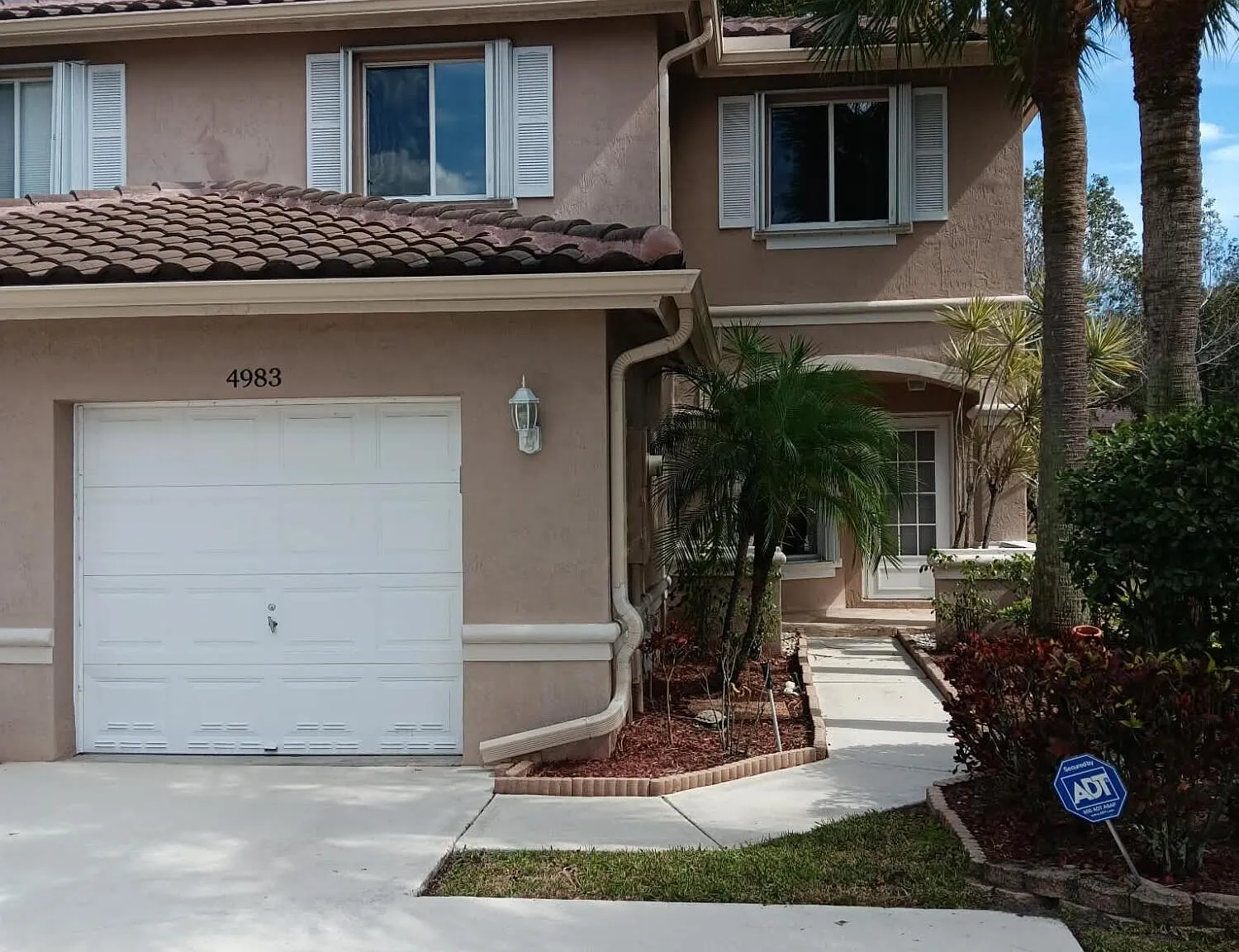 3 bed, 2.5 bath, 1628 sqft, $2,900 — Photo 2