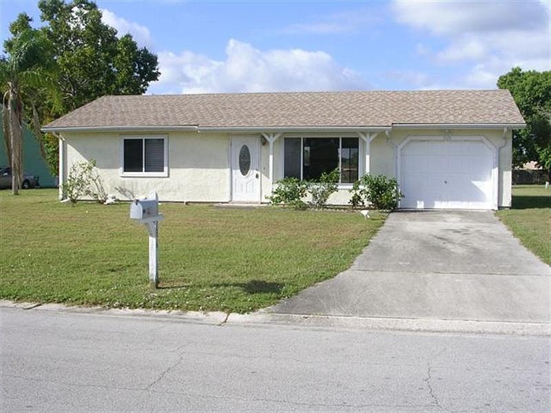 1st image of 1026 SE Bethume Ct