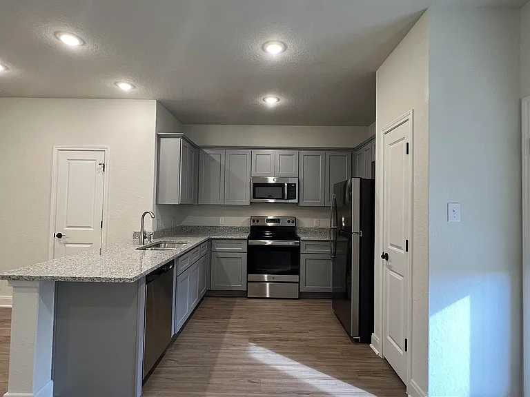 7610 Gramercy Way #101 — Photo 10