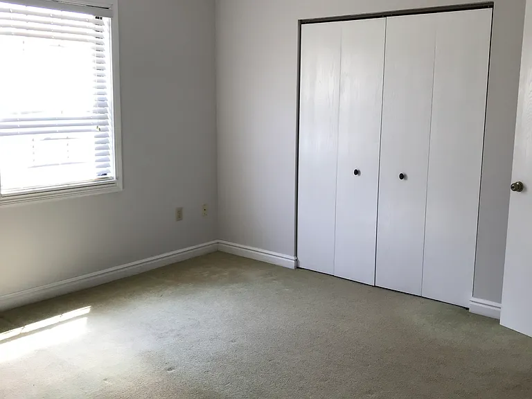 1130 Valleyview Dr — Photo 32