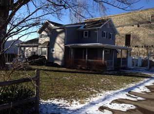 351 Oak St, Dallas City, IL 62330