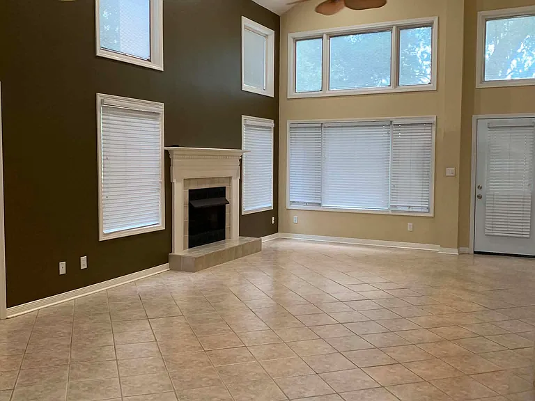 617 Saint Andrews Dr — Photo 2