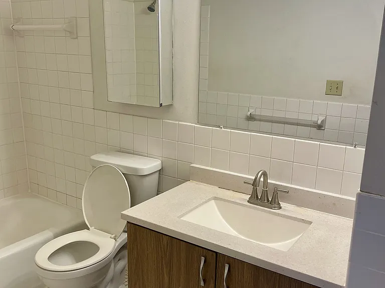 Hall Avenue Apartments — Photo 12