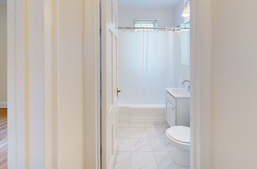 Kilsyth Hall Apartments - Bathroom