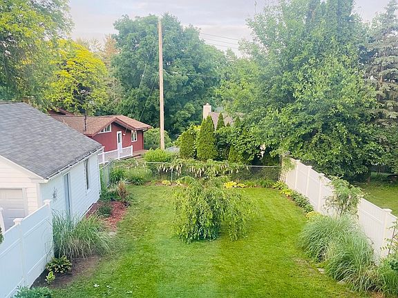 3rd image of 2232 Kenmore Dr