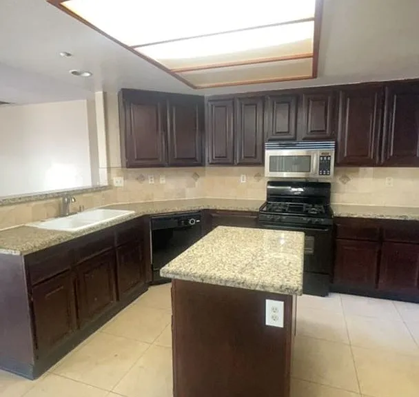 15626 Granada Dr — Photo 5