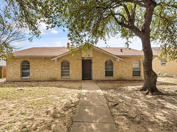 3rd image of 2918 Pinewood Dr