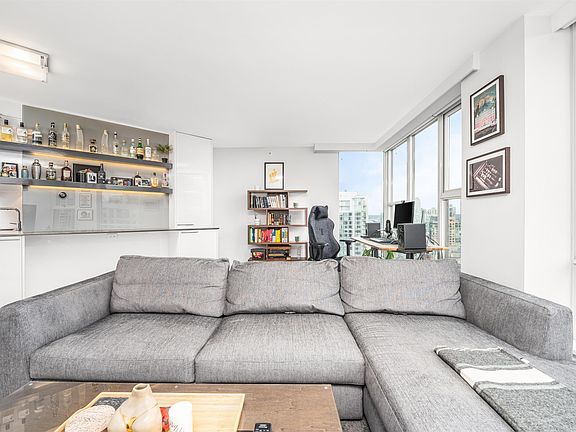 5th image of 1009 Expo Blvd #3202