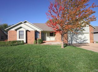2652 Carolina Dr, Salina, KS 67401