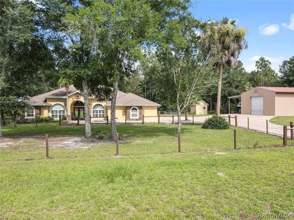 8051 N Neige Point, Crystal River, FL 34428