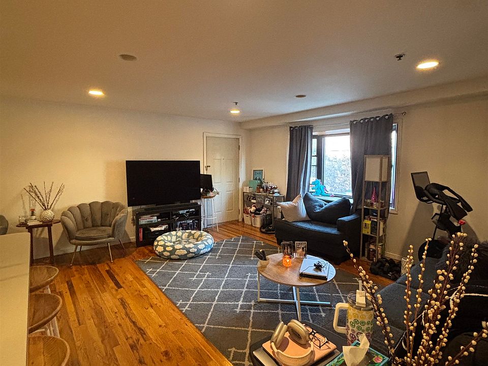 1st image of 401 1st St Floor 1