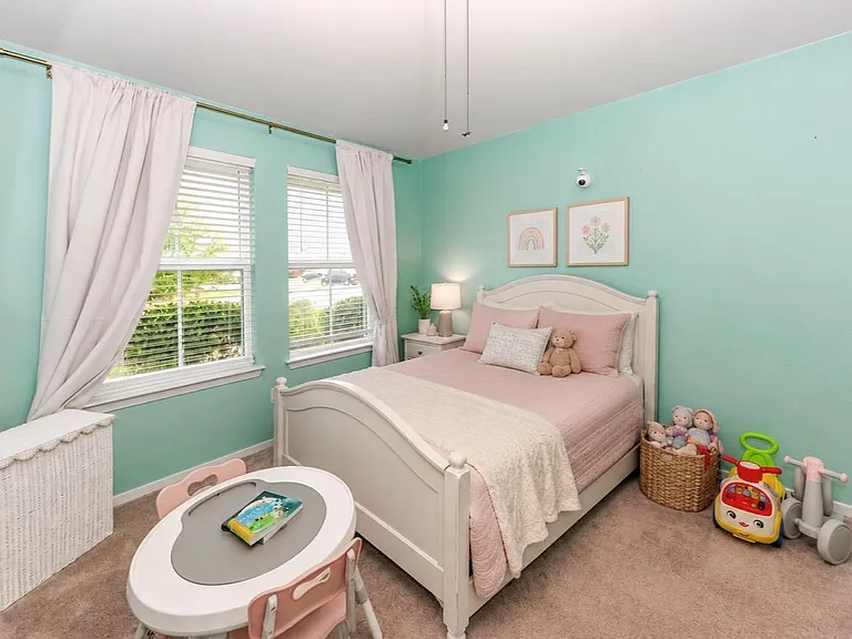 303 Schuyerville Dr — Photo 13