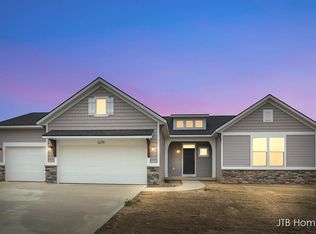 3279 Rocaway Dr, Hudsonville, MI 49426