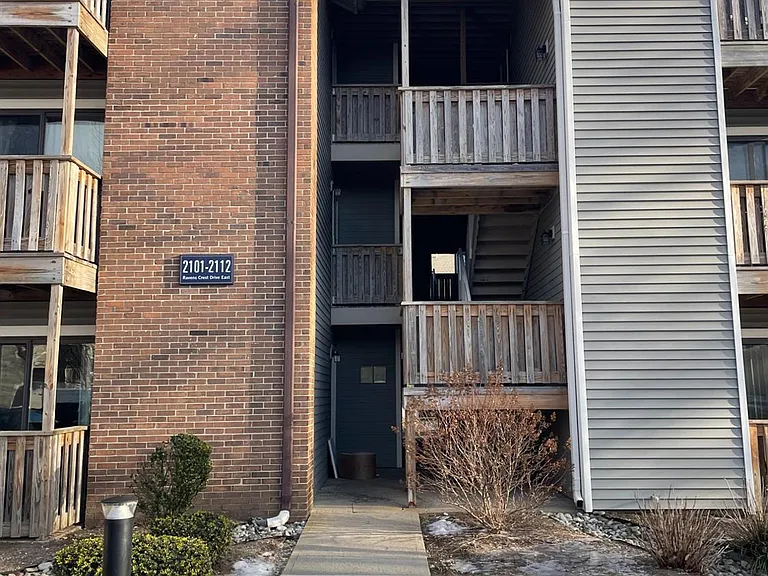 2107 Ravens Crest Dr — Photo 1