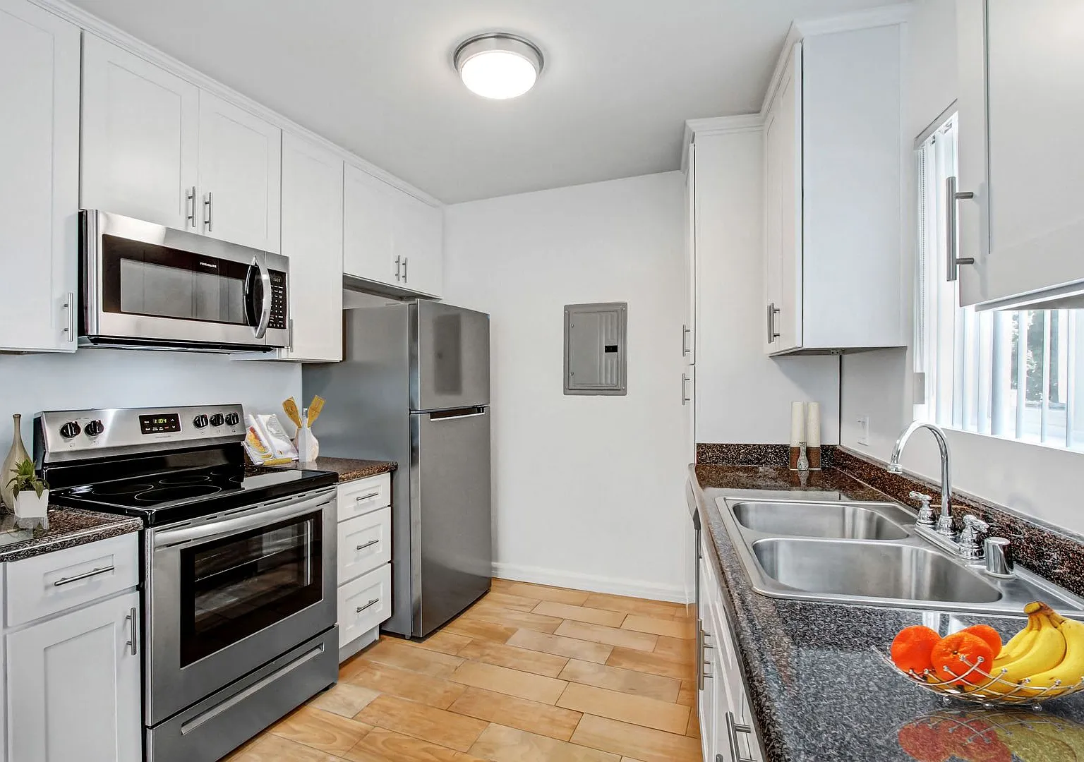 Wellworth Apartments — Photo 4