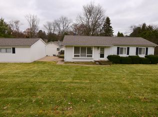 4370 Waterloo Rd, Waterford, MI 48329
