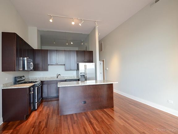 5th image of 3631 N Halsted St APT 210