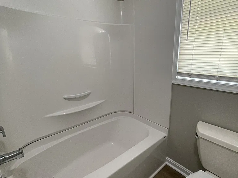 122 Marshall St — Photo 7