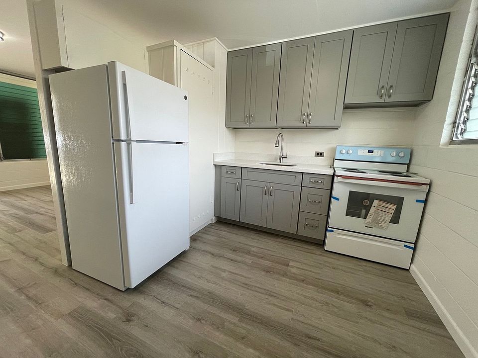 1st image of 915 Birch St #103