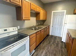 305 9th St, Marion, IA 52302