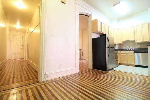 2nd image of 2122 Walnut St APT 2