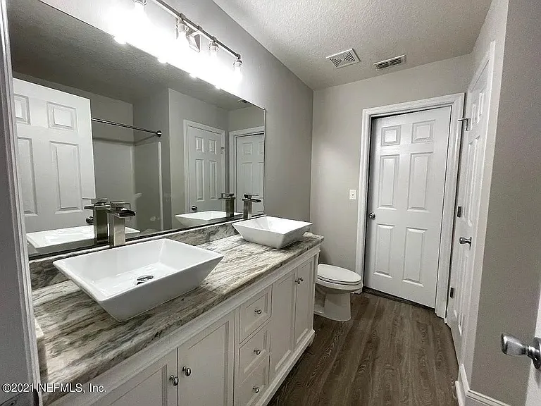 5924 Bartram Village Dr — Photo 10