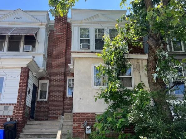 121 N 3rd St, Darby, PA 19023