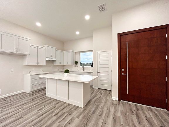 4th image of 1403 Los Estribos Dr