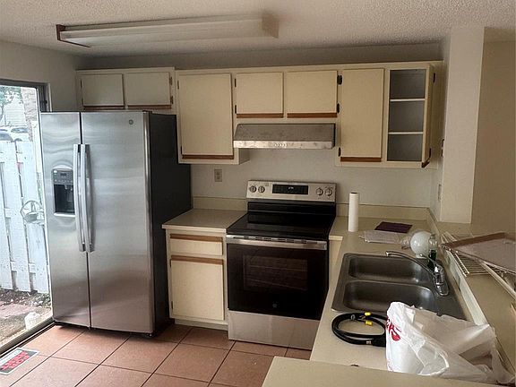 2nd image of 2845 NE 15th St