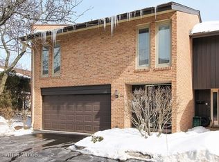 1825 Wildberry Dr #36-A, Glenview, IL 60025