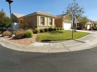 10499 Lakeshore Dr, Apple Valley, CA 92308