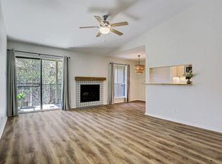 700 Thicket Ln APT 1004, Houston, TX 77079