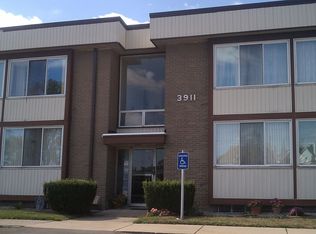 3911 Fort St APT 218, Trenton, MI 48183