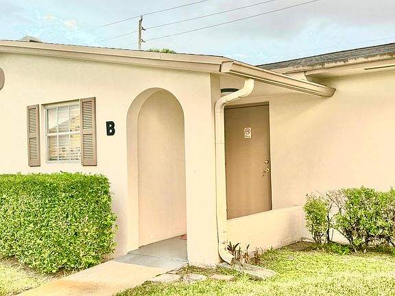 3rd image of 2660 Barkley Drive E #B