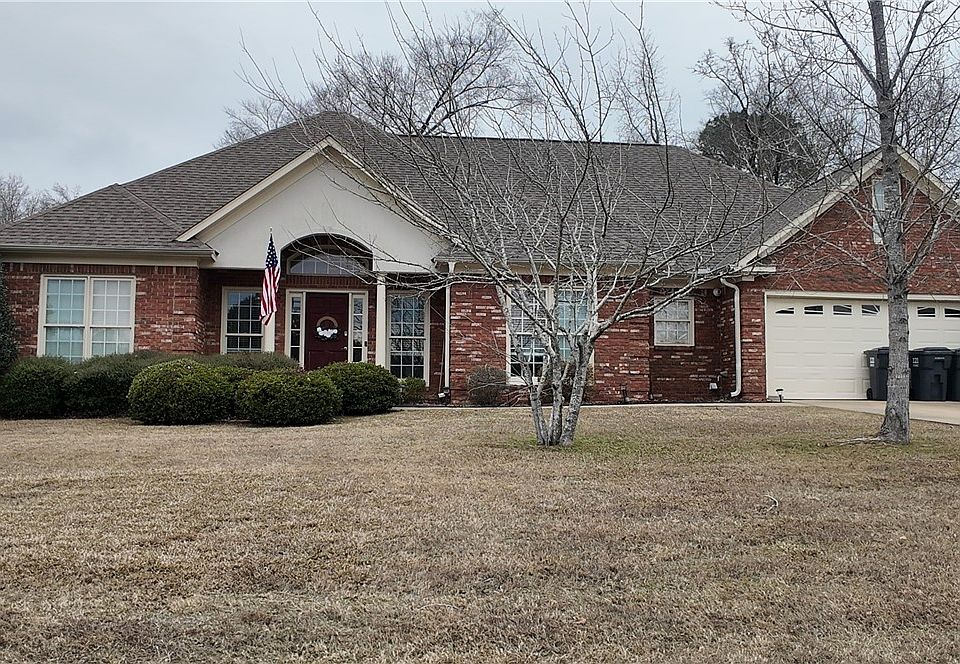 1st image of 409 Shadow Wood Dr