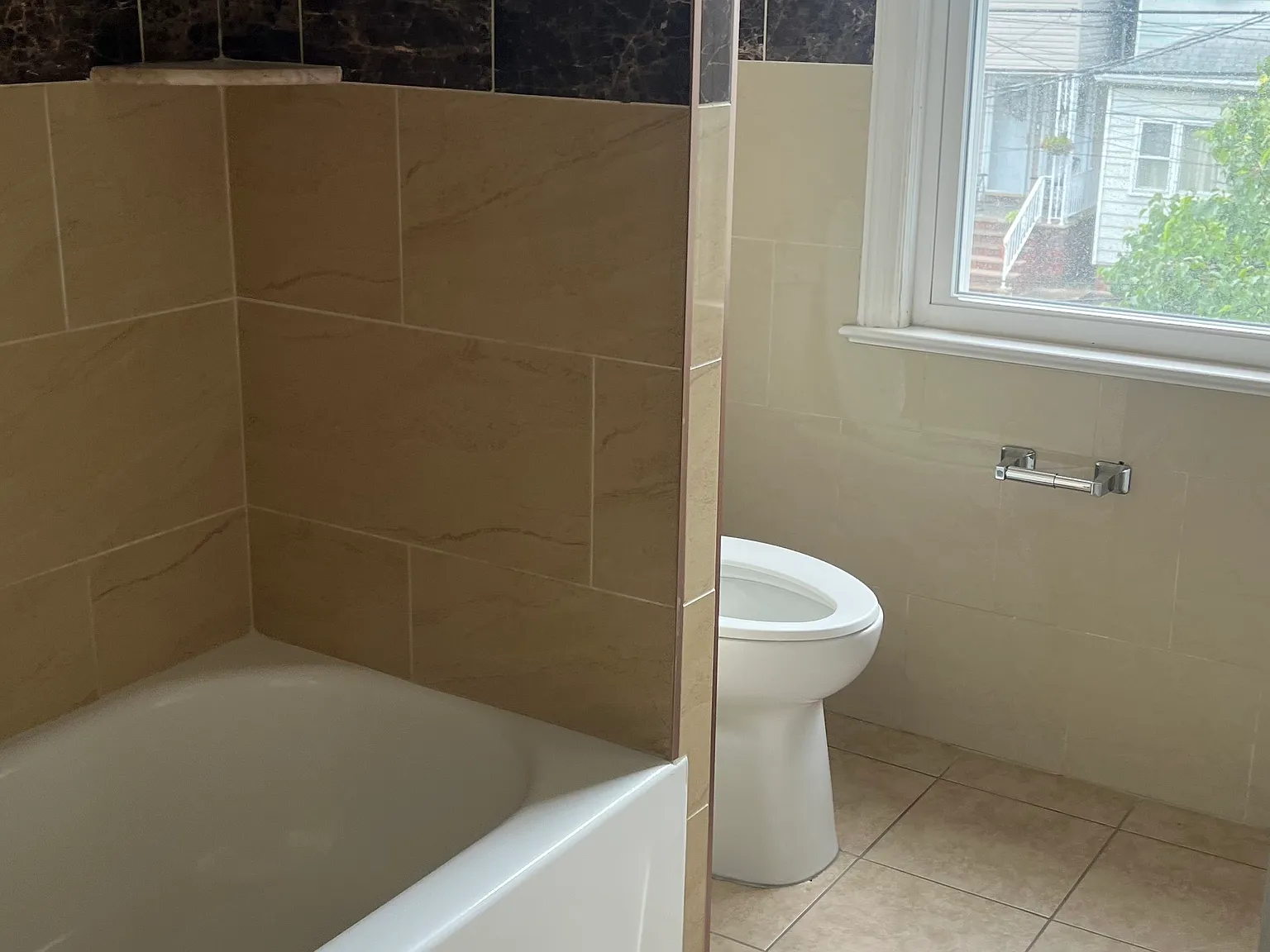 4 bed, $2,900 — Photo 4